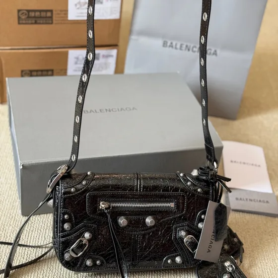 Balenciaga Le Cagole Messenger Sort Crossbody