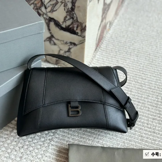 Balenciaga Hourglass Messenger Bag Black 34cm Shoulder Bag
