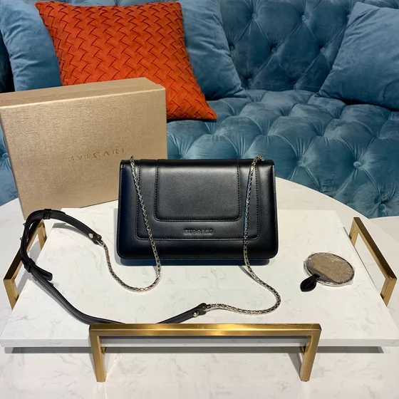 Bvlgari Serpenti Forever Shoulder Bag Hitam Shoulder Bag