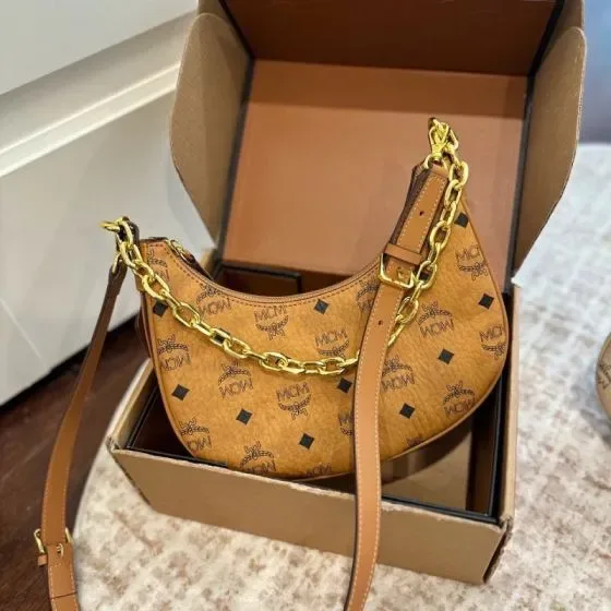 MCM Aren Hobo Cognac Visetos Hobo