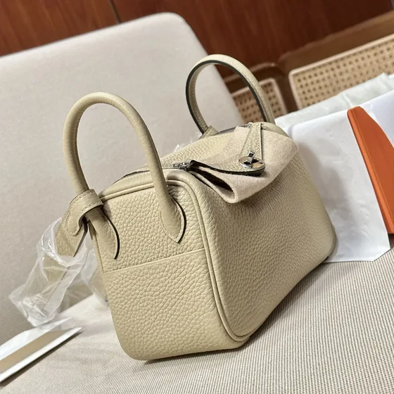 Hermes Lindy Light Be Shoulder Bag