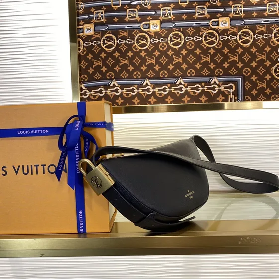 Louis Vuitton Bumbag Black Belt Bag