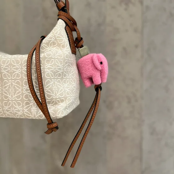 Loewe Elephant Charm Rosa Estuche