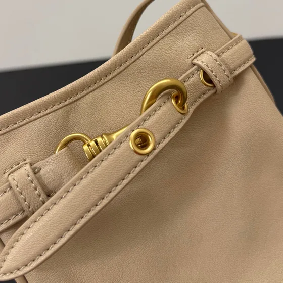 Miu Miu Nappa Læder Mini Spandtasketur Beige Crossbody