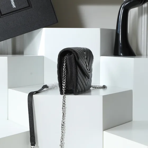 YSL Cassandre Matelassé Chevron Envelope Chain Tegnebog Sort Woc