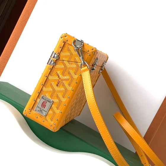 Goyard Cassette Trunk Bag Gul Crossbody