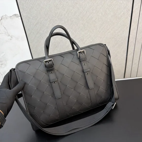 Bottega Veneta Intrecciato Cuir Mallette Dark Gris Anse supérieure