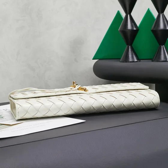 Bottega Veneta Andiamo Long Clutch Hvid Clutch