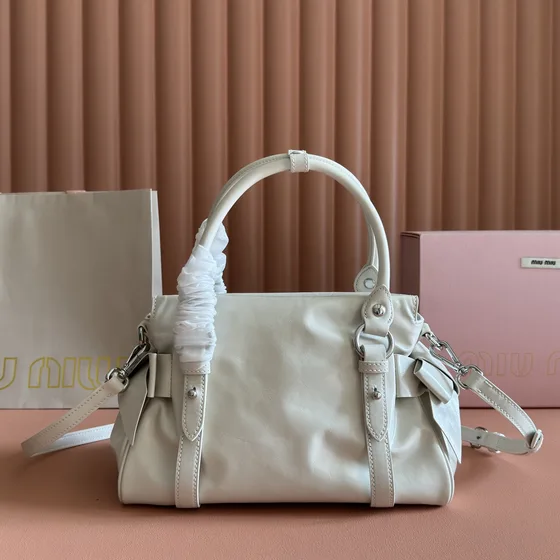 Miu Miu Nappa Läder Top-Handle Bag Vit Topphandtag
