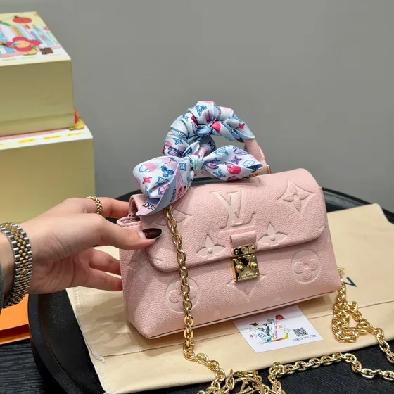 MCM Nano Madeleine Розовый Crossbody