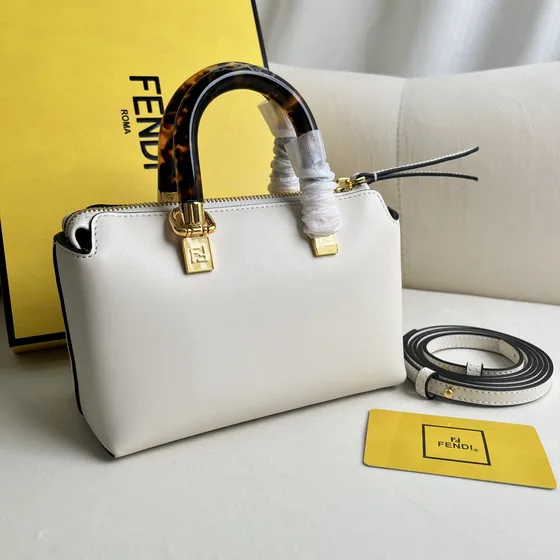 Fendi By The Way Mini Beyaz Üst sap