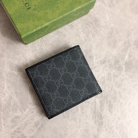 Gucci Gg Supreme Bi-Fold Wallet أسود Wallet