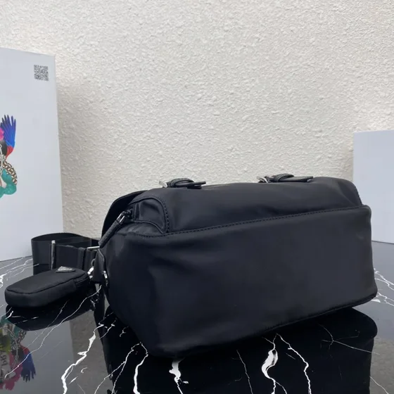 Prada Re-Nilon Shoulder Bag With Pouch Hitam Crossbody