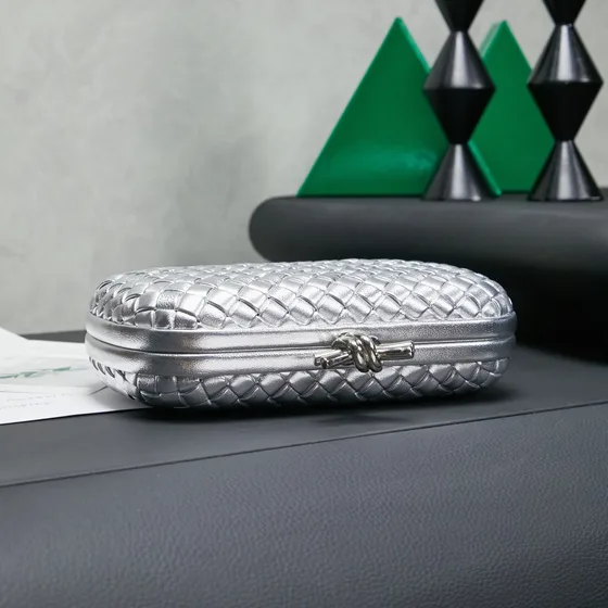 Bottega Veneta Intreccio Knot Clutch Sølv Clutch