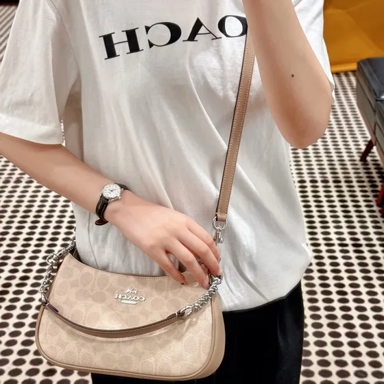 Coach Teri Schoudertas Beige Schoudertas
