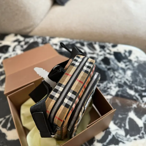 Burberry Vintage Check Bolso cruzado Beige Crossbody