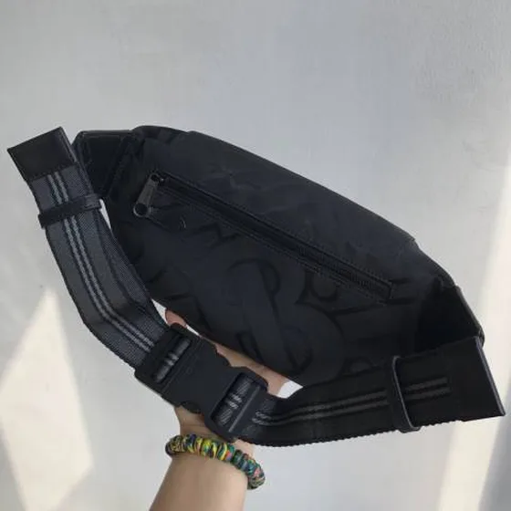 Burberry Black 34x14x5cm casual