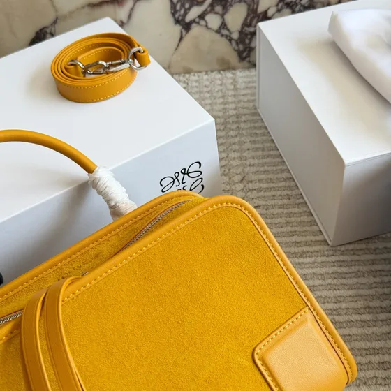 Loewe Amazona Mustard สีเหลือง Top Handle
