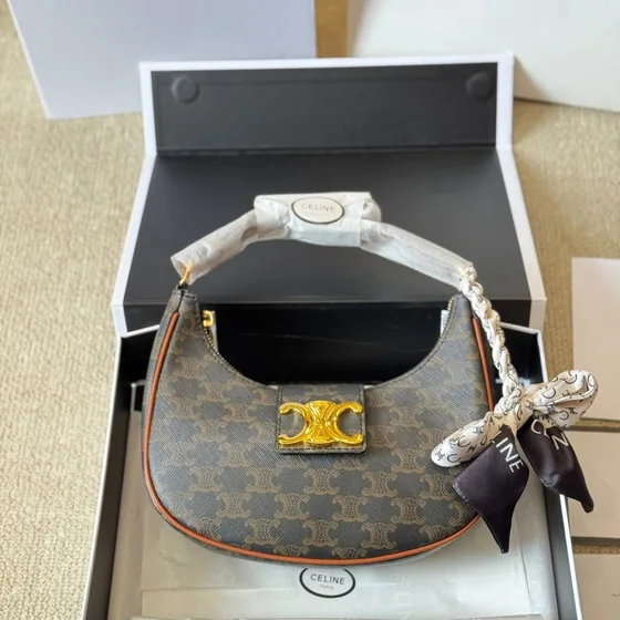 Celine Triomphe Hobo Tan Triomphe Tela / Marrone Hobo