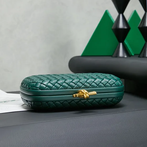 Bottega Veneta Intreccio Knot Clutch Emerald Grün Clutch