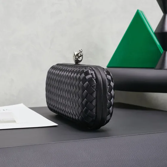 Bottega Veneta Intreccio Napa Knot Riñonera Negro Riñonera