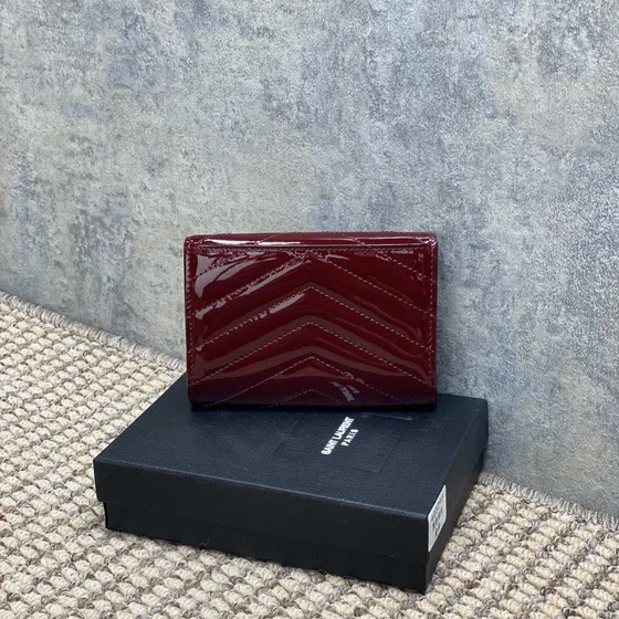 YSL Cassandre Matelassé Tri-Fold Portafoglio Bordeaux Portafoglio