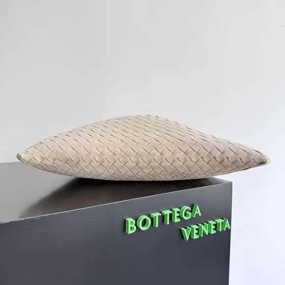 Bottega Veneta Small Hop Beige Hobo