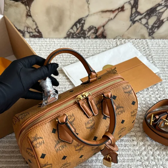 MCM Visetos Boston Bag Cognac Henkel