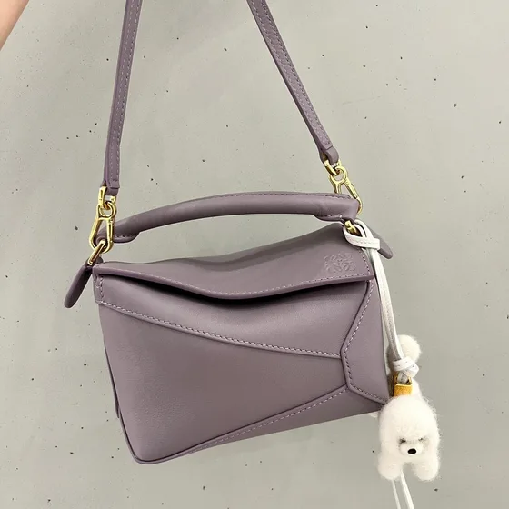 Loewe Bichon Frise Charm In Felt And Piel de ternera Blanco Estuche