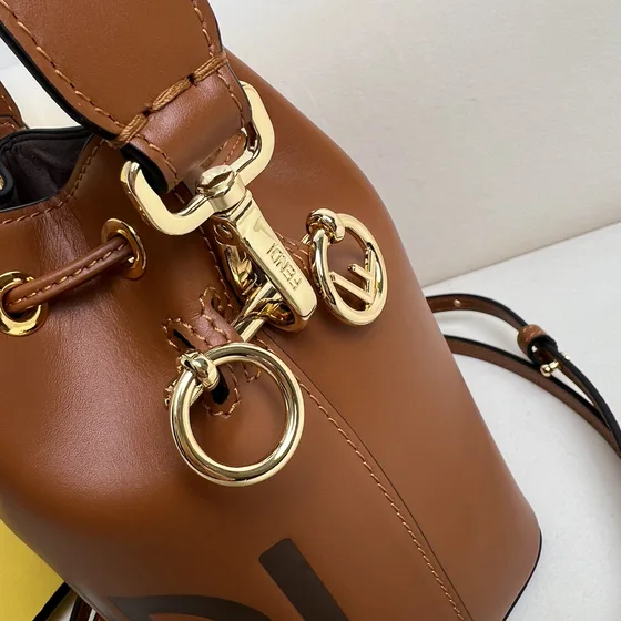Fendi Mon Tresor Mini Borsa a secchiello Marrone Crossbody