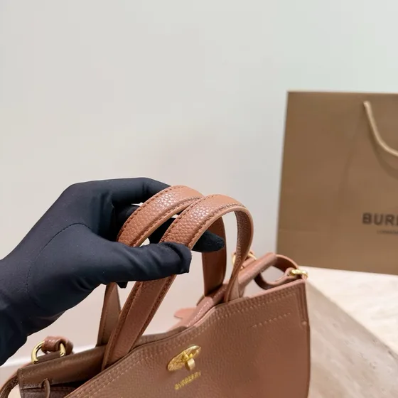 Burberry Lillie Carryall Marrón Asa superior