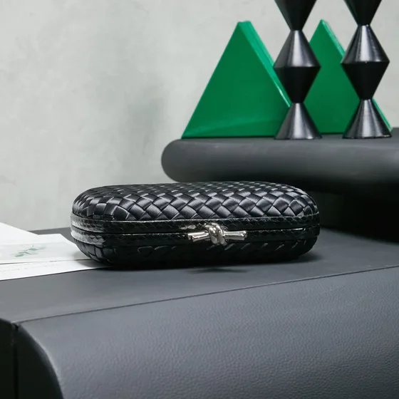 Bottega Veneta Intreccio Knot Clutch Black Clutch