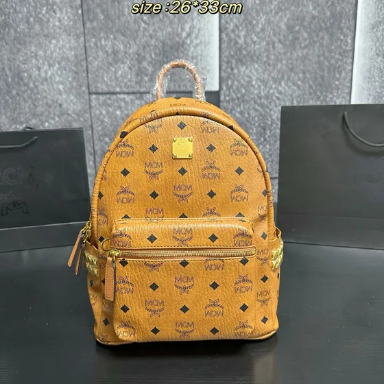 MCM Stark Backpack สีครีม 26*33cm Backpack