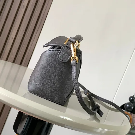 Loewe Puzzle Edge Small Bag Dark Gray Üst sap
