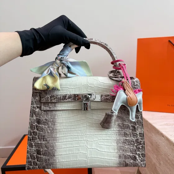 Hermes Kelly Hvid/Grå Crocodile Tophåndtag