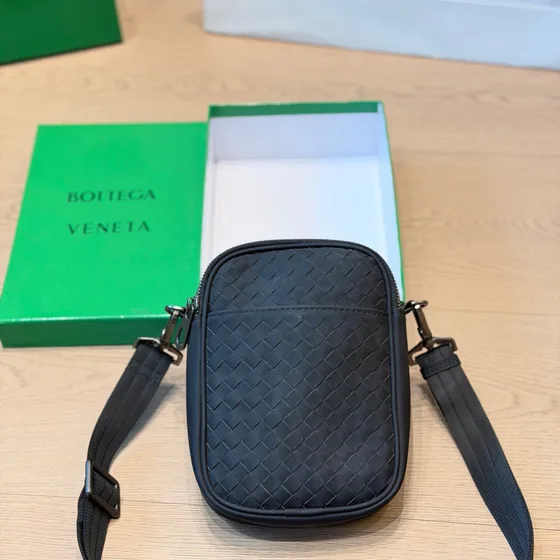Bottega Veneta Intrecciato Mini Phone Sac bandoulière Noir Crossbody