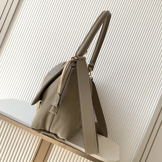 Fendi Mamma Baguette Large Beige Sac épaule