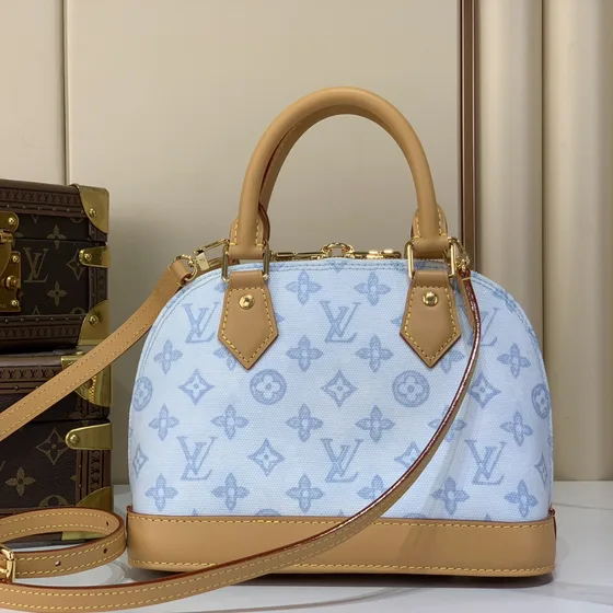 Louis Vuitton Alma Bb Light Blau Henkel