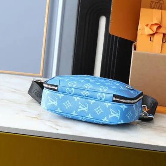 Louis Vuitton Camera Bag أزرق Monogram crossbody