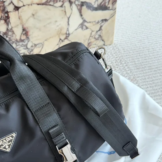 Prada Re-Nylon Duffel Bag Nero Borsa a spalla