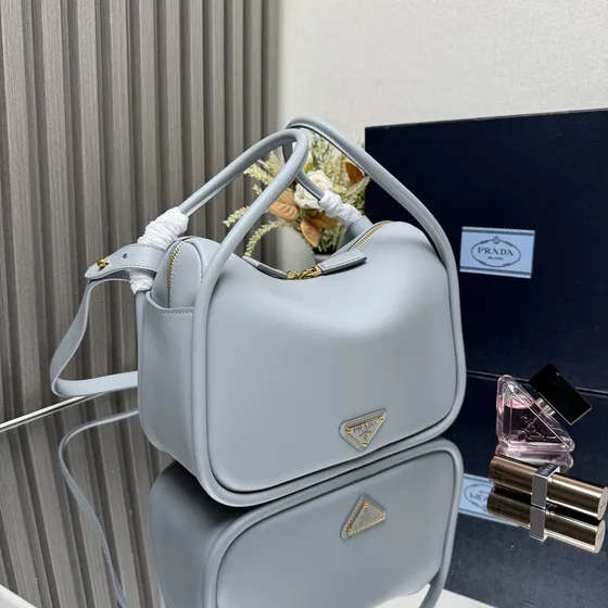 Prada Prada Darling جلد Shoulder Bag Light أزرق Hobo