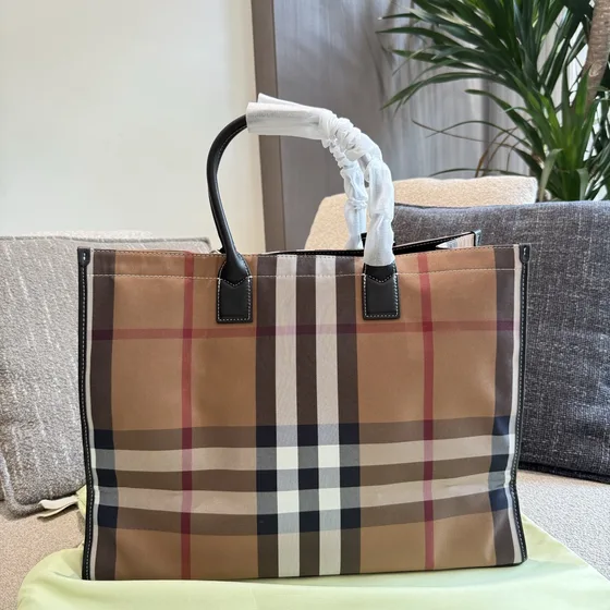 Burberry Check Tote Birch Brun Check Kass