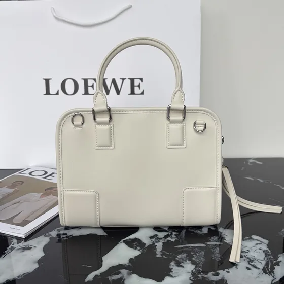 Loewe Amazona Off أبيض Top Handle