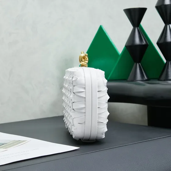 Bottega Veneta Knot Clutch Branco Clutch