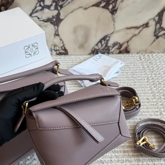 Loewe Puzzle Edge Bag Light بنفسجي/رمادي بيج Crossbody