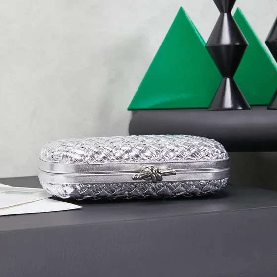 Bottega Veneta Intreccio Knot Clutch Sølv Clutch