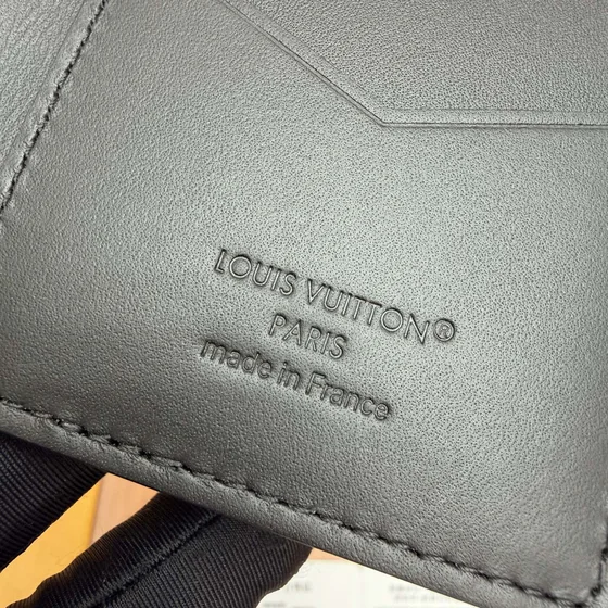 Louis Vuitton M26775 Negro Cartera