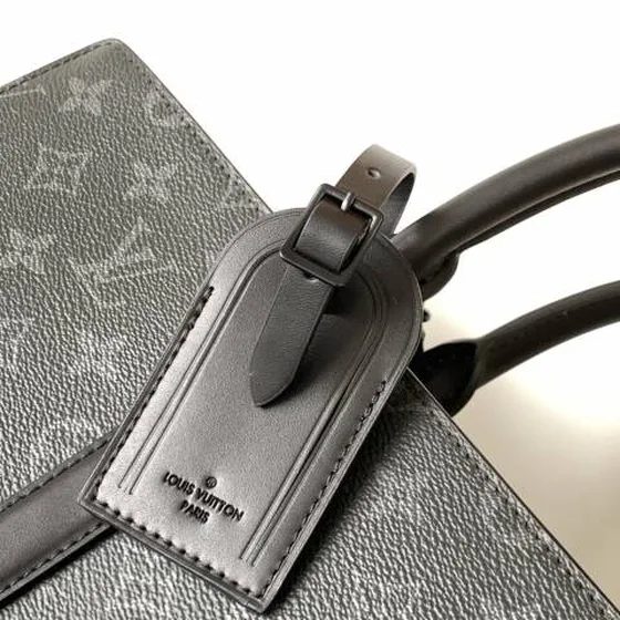 Louis Vuitton M45265 Sac Plat Horizontal Zipp Monogram Eclipse 31 x 39 x 8 5 cm business