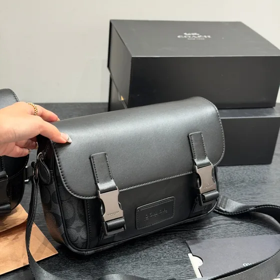 Coach Track 27 Black 27cm Crossbody