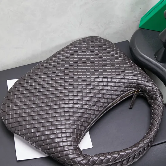 Bottega Veneta Hop Bag Dark Brun Hobo